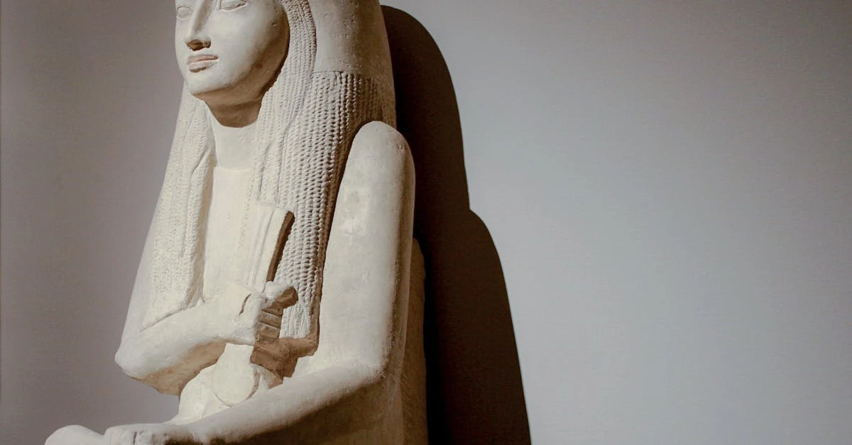 Древнеегипетские мотивы с изображением царицы и священной кошки